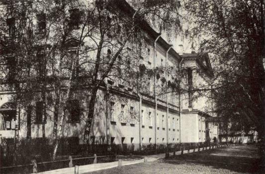 Бывшее здание библиотеки Духовной академии в Александро-Невской лавре, в которой размещались фонды ГПБ