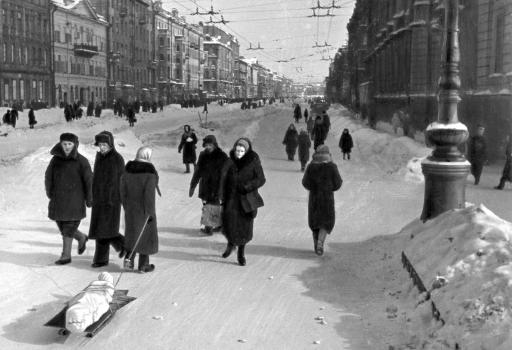 Невский проспект. Зима 1942 г.