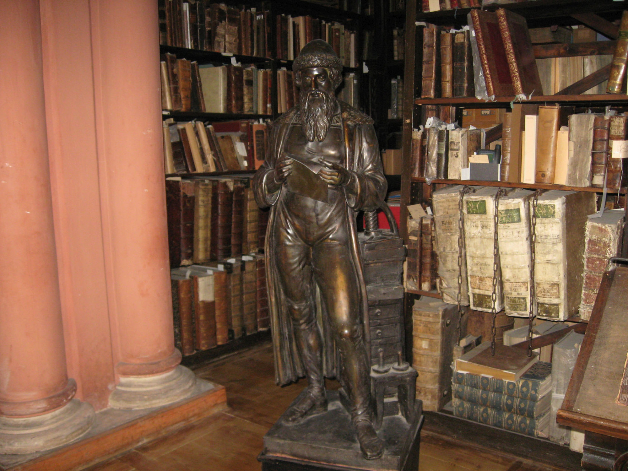 Statue of Gutenberg by Thorvaldsen in Faust's Study