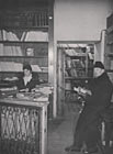 Читальный зал, кафедра выдачи. 1944 г.