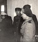 Очередь у входа в читальный зал ГПБ. Октябрь 1944