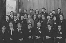 Защитники Библиотеки–члены унитарной команды МПВО ГПБ. 1945 г.