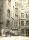 5 декабря 1943 г. снарядом разрушена часть стены и окно в МБА (вид со двора)