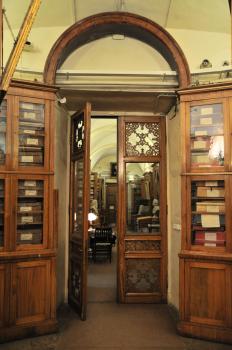 Дверь, соединяющая залы Отдела рукописей