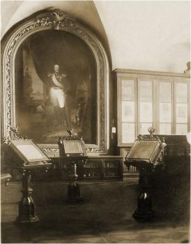 Портрет Николая I (художник П. С. Тюрин)  и аналои (архитектор И. И. Горностаев). 1880-е гг.