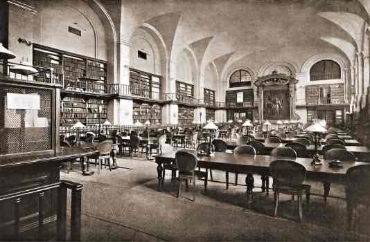 Интерьер читального зала в корпусе В. И. Собольщикова. 1887 г.