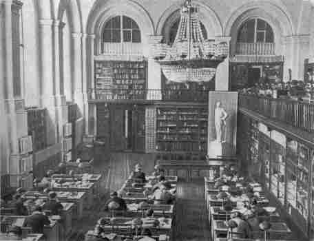 22 апреля 1960 г. читальный зал стал носить имя В. И. Ленина