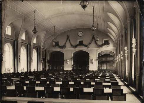 Читальный зал в корпусе Е. С. Воротилова. Открытие в 1902 г.