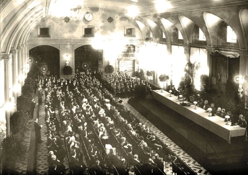 Празднование 100-летия со дня открытия Библиотеки в корпусе Е. С. Воротилова. 1914 г.
