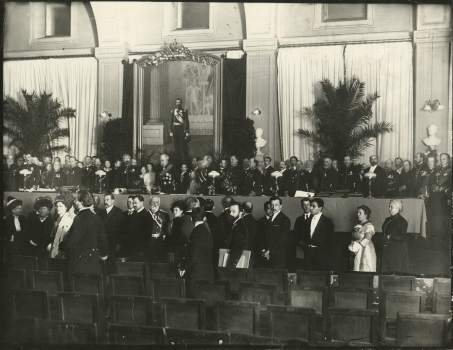Участники торжественного заседания, посвященного 100-летию ИПБ. 1914 г.
