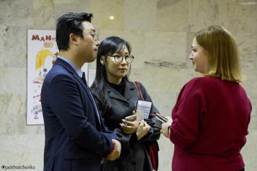 Мария Евтехова и сотрудники Генерального консульства Республики Корея в г. Санкт-Петербурге.