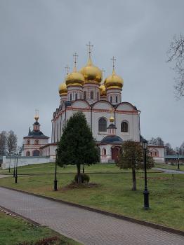 Валдайский Иверский Богородицкий Святоозерский мужской монастырь.  Домовой храм Успения Божией Матери, XVII в. Фотография С. Г. Зверевой