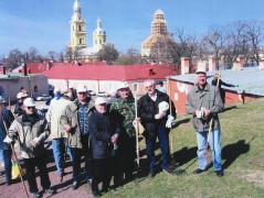 На Государевом бастионе Петропавловской крепости. 24 апреля 2004 г. 