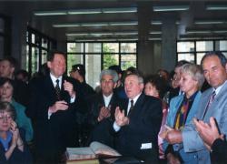 В.Н. Зайцев, министр культуры России Н.Л. Дементьева, губернатор Санкт-Петербурга В.А. Яковлев. 27 мая 1998 года