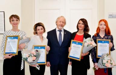 Победители Всероссийского конкурса «Библиотекарь 2019 года» с Президентом РБА М. Д. Афанасьевым