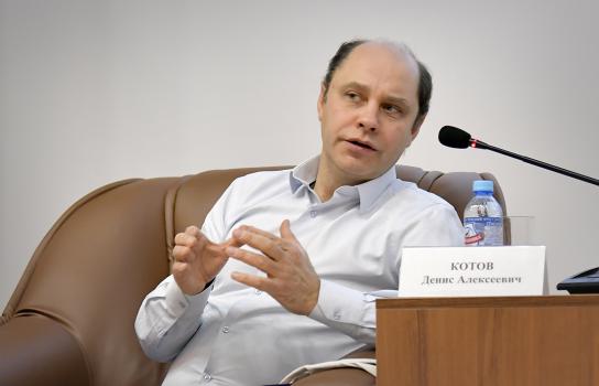 Председатель комитета по поддержке и развитию книгораспространения Российского книжного союза Денис Котов