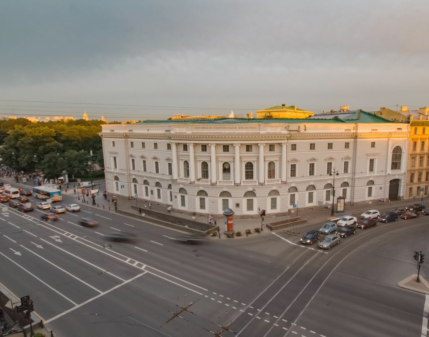 Главное здание
