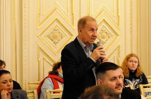 В.Р. Фирсов, д.п.н., научный руководитель по библиотековедению Российской национальной библиотеки